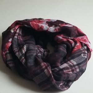 Preloved plaid &roses H&M scarf